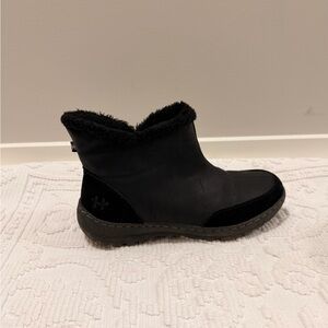 Women's Black Faux-Fur Lined Ankle Boot